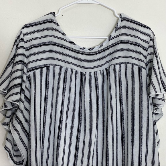 TORRID Striped Blouse Top Womens 3 Black White Summer Flutter Sleeve - Picture 3 of 7
